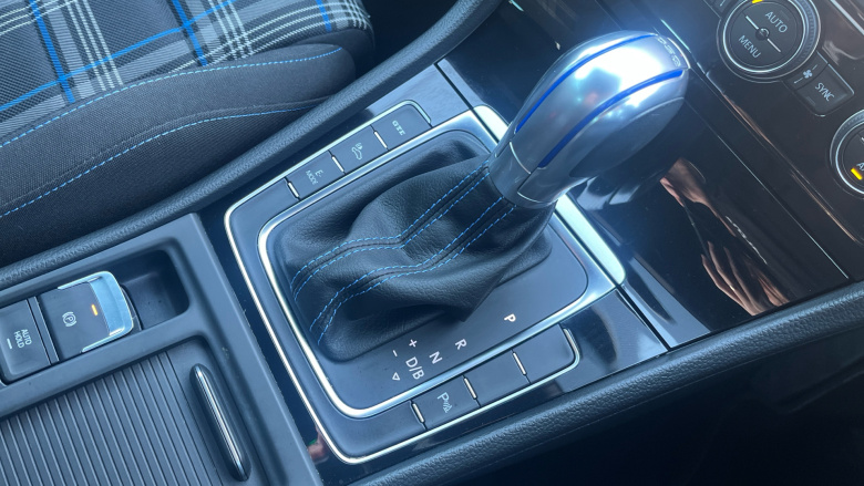 Volkswagen Golf 1.4 TSI GTE Advance 5dr DSG Hatchback